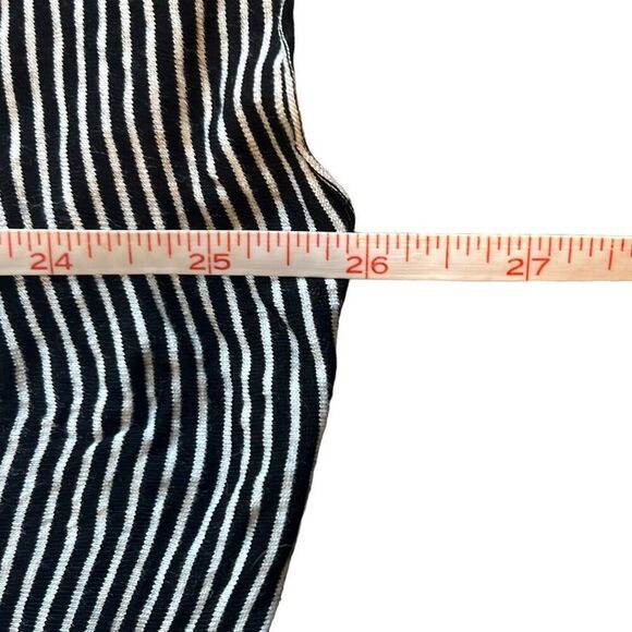 Honey Punch Black White Stripe Sleeveless Top Shirt Medium Flowy Exaggerated - Picture 6 of 6